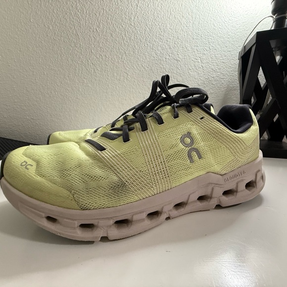 On cloud go men’s Shoes in Lime and Black - Picture 4 of 8